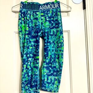 GIRLS UNDER ARMOUR ATHLETIC CROP LEGGINGS - YMD